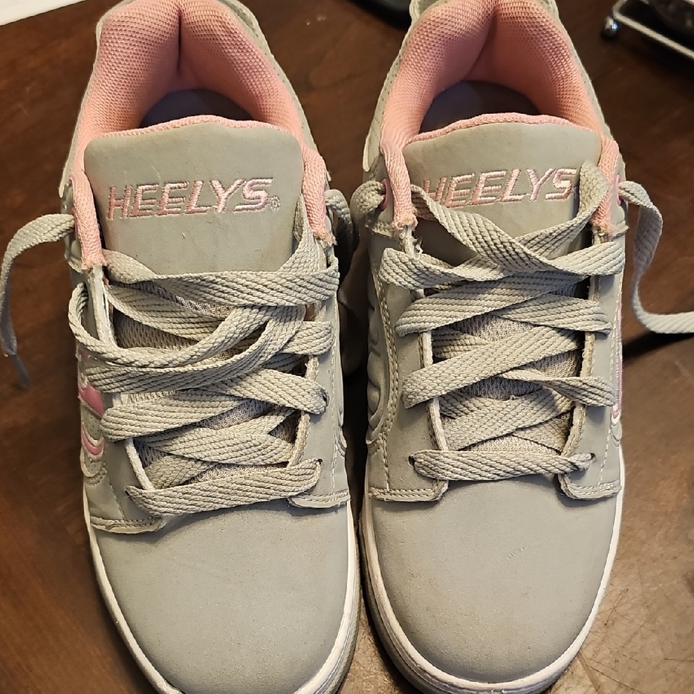 Heelys Light Gray and Soft Pink Skate Shoes
